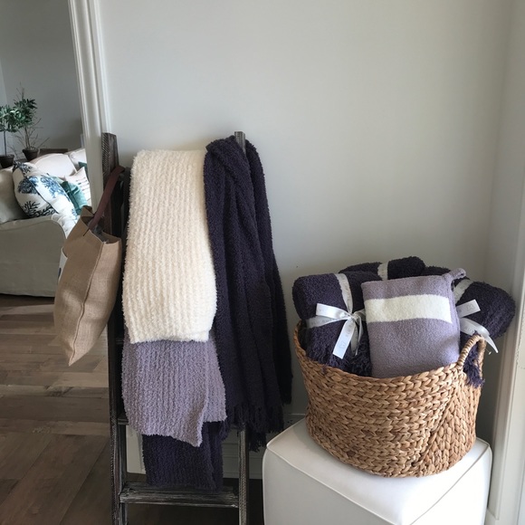 COPY - 🦋Blu Butterfly lavender fluffy blanket. - Picture 10 of 10